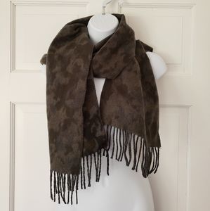 Fleece Camo Fringe Scarf Dark Green Gray